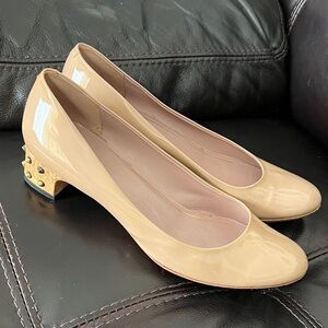 Gucci Women's Nude Patent Leather Loafers